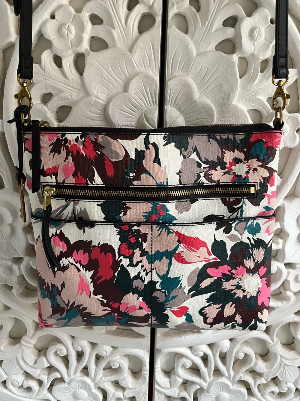 Fossil Floral Crossbody Bag Pink Black Zip Brass Key Adjustable Shoulder Purse